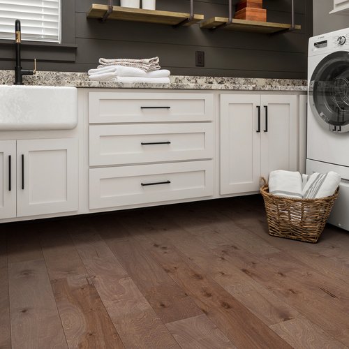 laundry room with hard flooring - Big Dog Flooring in Indianapolis, IN